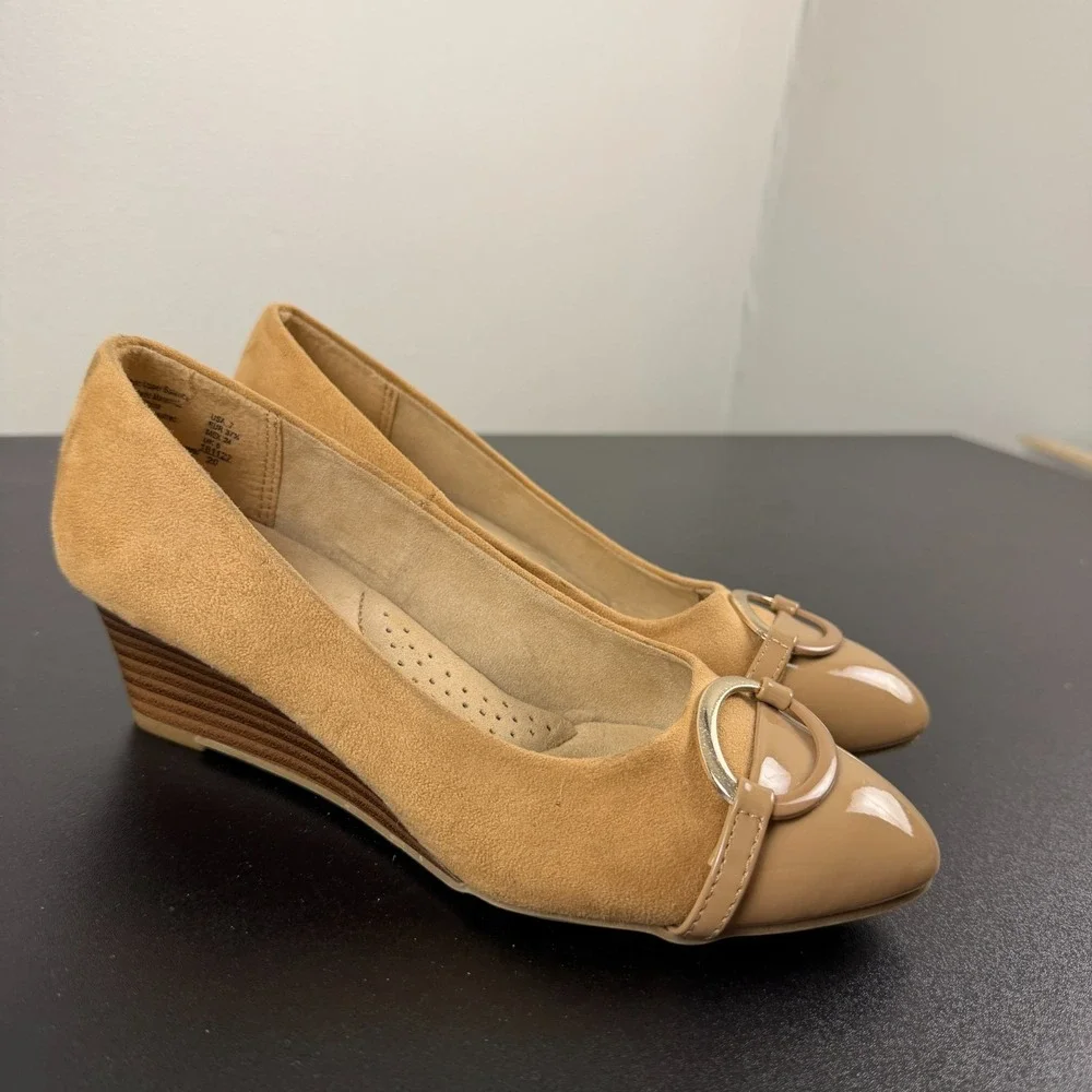 Dexflex Comfort Wedge Heels Womens 6.5 Brown Suede Slip On Career Casual Dressy